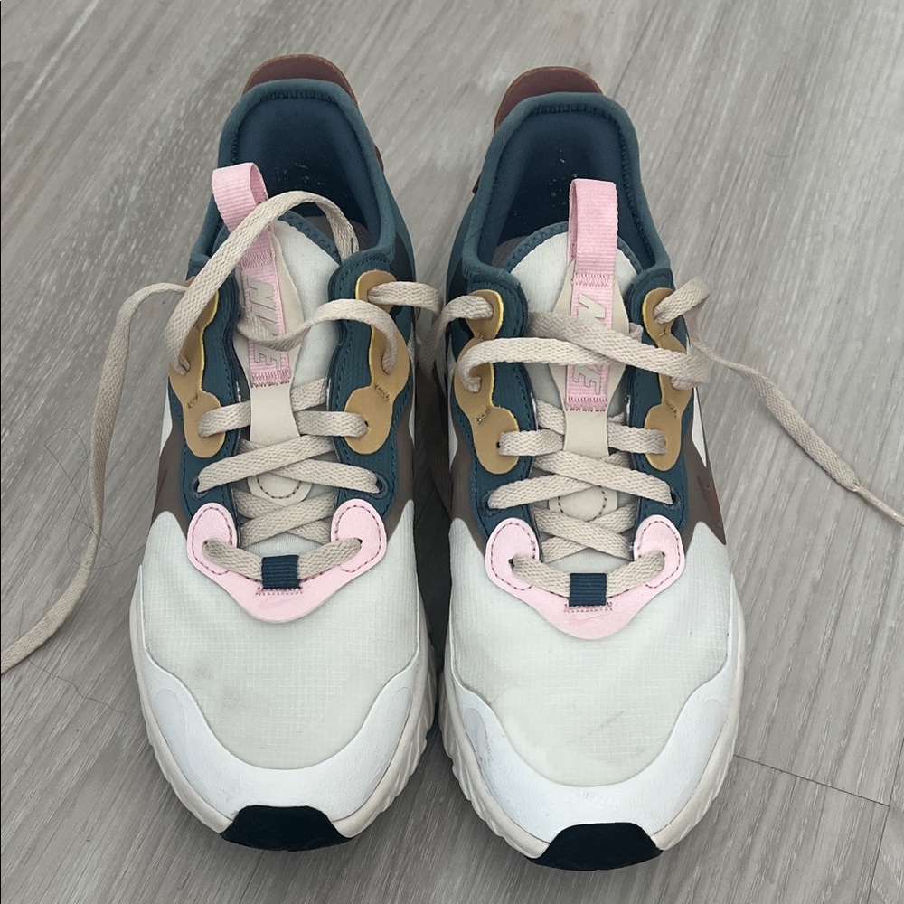 Nike Women's Sneakers - White, Pink, and Blue